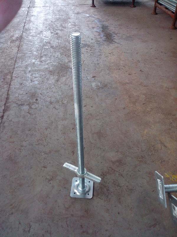 Scaffolding Screw Jack with Electro Galvanized Surface