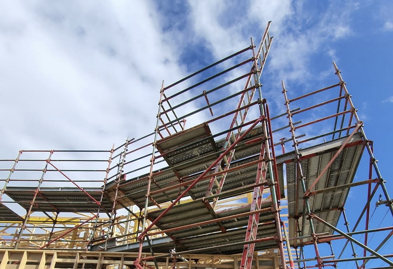 is it safe to put a ladder on scaffolding is it safe to put a ladder on scaffolding