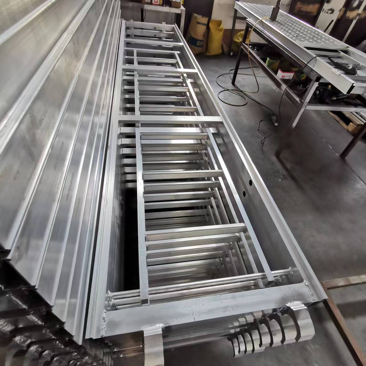All Aluminum Plank with Trapdoor and Ladder