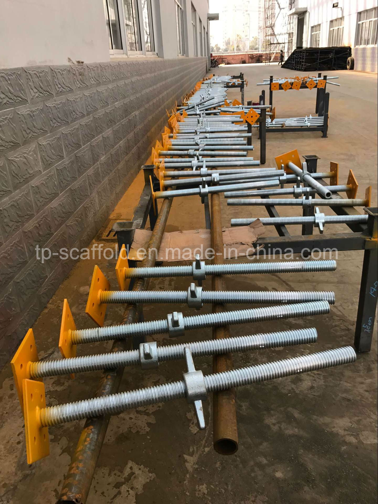 Galvanized Scaffolding Screw Jack with Painted Base Plate