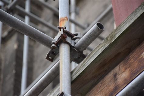 How to Properly Install Tube and Coupler Scaffolding