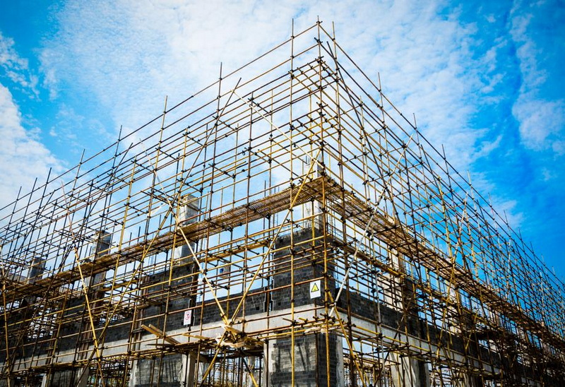 How Are System Scaffold Components Assembled for Large-Scale Projects?