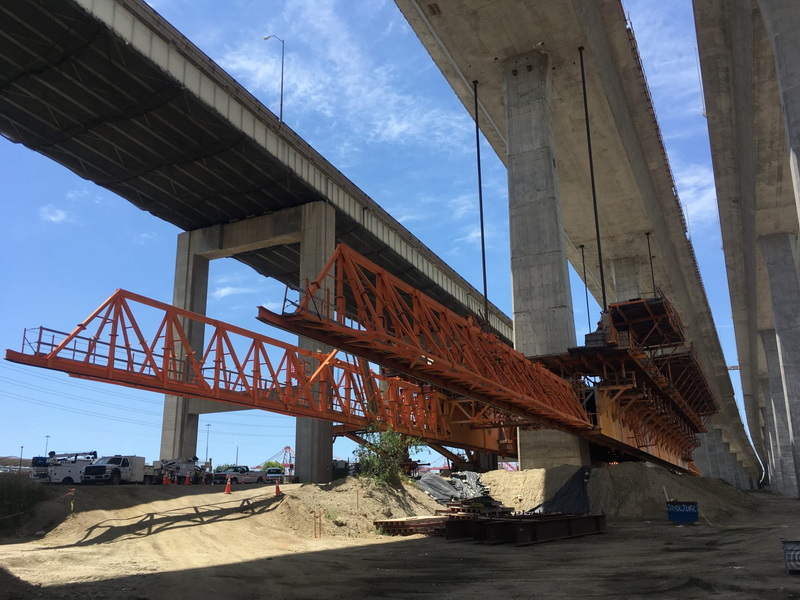 How Did The Gerald Desmond Bridge Use A Movable Scaffolding System in Construction?