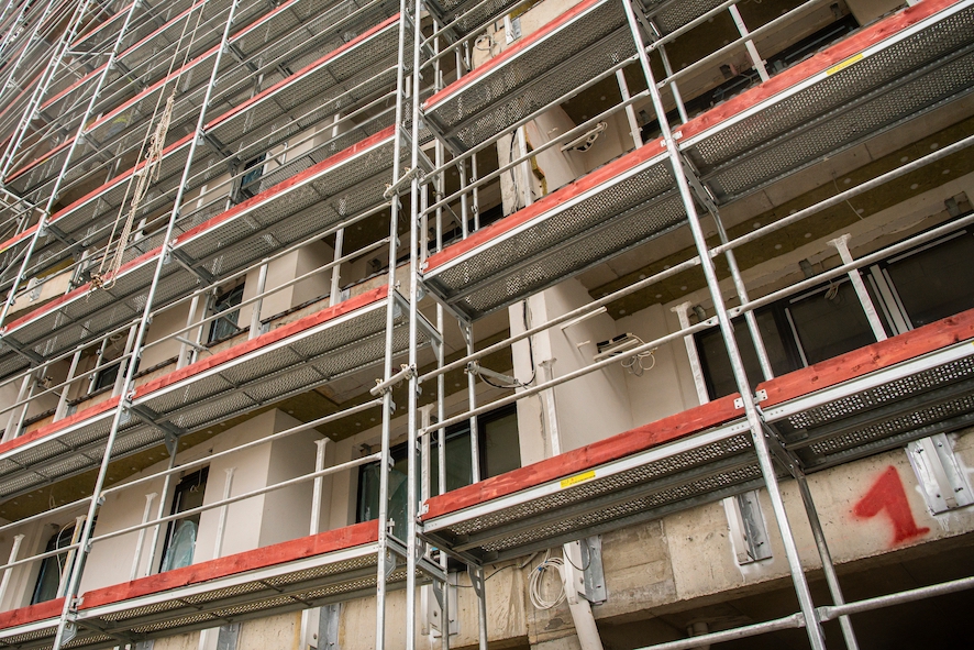 What Is Façade Scaffolding Plettac SL？