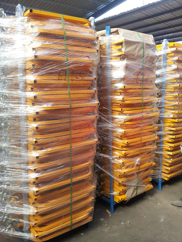 Scaffolding Steel Safety Gate / Ladder Access Gate 960mm X 761mm