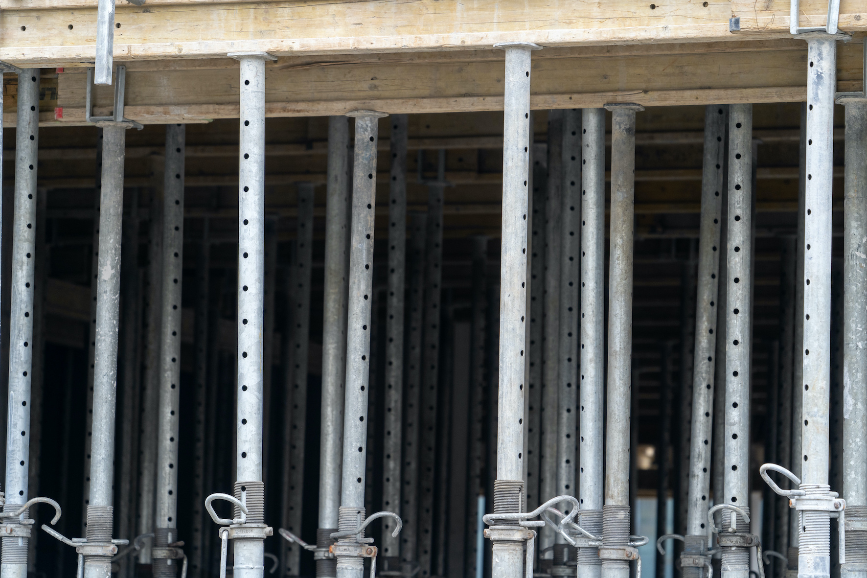 shoring scaffolding props