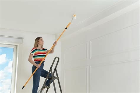 paint high ceiling witout ladder or scaffolding_1