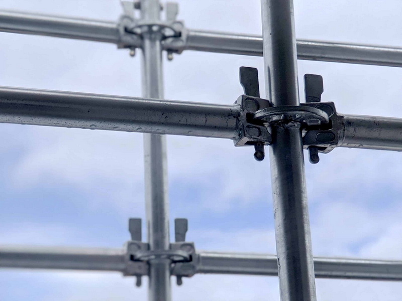 What Are The Main Components of A Ringlock Metal Scaffolding System?
