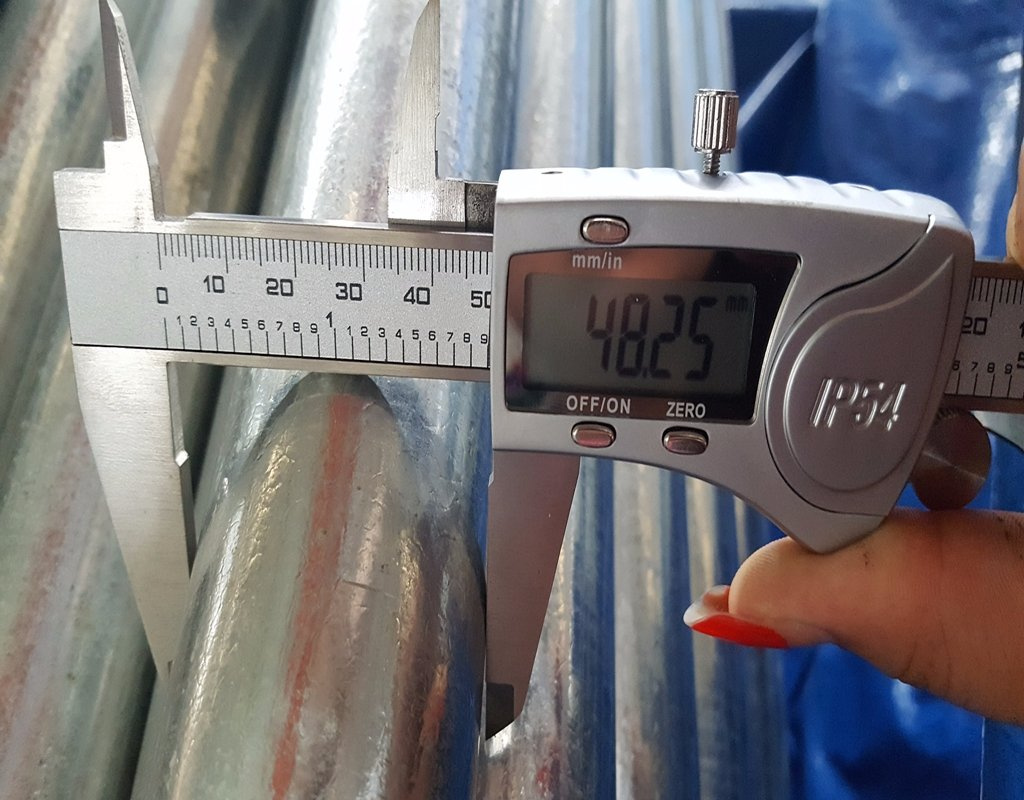 Como medir a espessura do tubo de andaimes padrão BS com precisão?