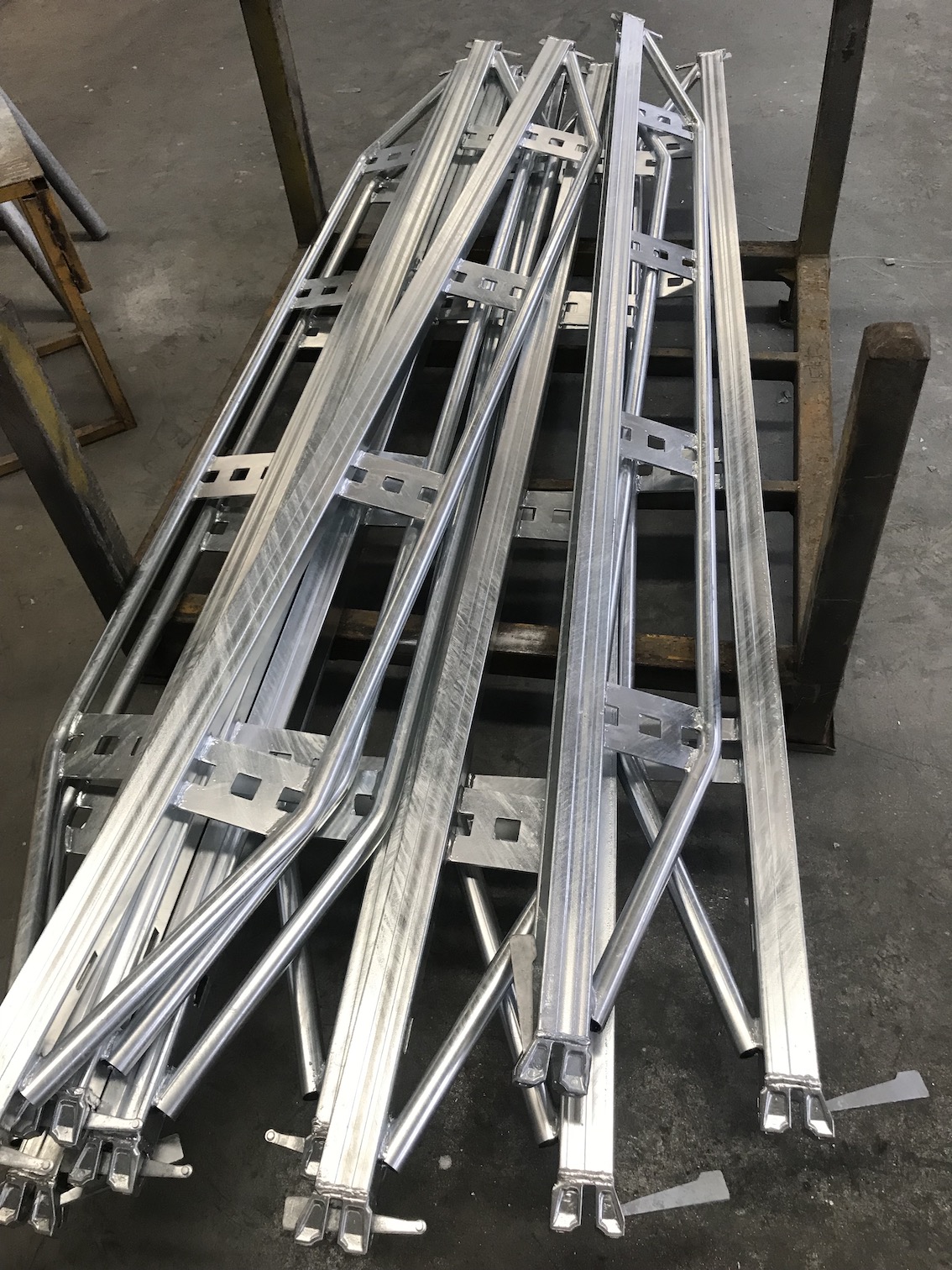 layher scaffolding U bridging ledger 2